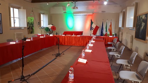 Finale, sul 5G avanti con il dialogo: allo studio un'azione condivisa tra maggioranza e minoranza