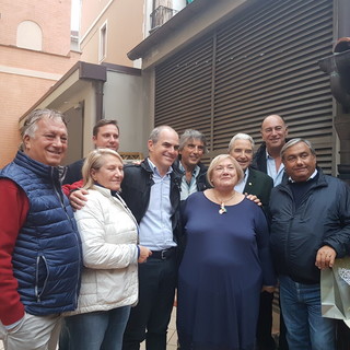 Albenga, va in pensione Piera Olivieri: il saluto della politica all'innovatrice del settore turismo Albenga, va in pensione Piera Olivieri: il saluto della politica all'innovatrice del settore turismo