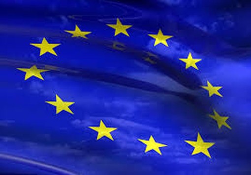 Norme UE rafforzate per prevenire il riciclaggio di denaro e combattere il finanziamento del terrorismo
