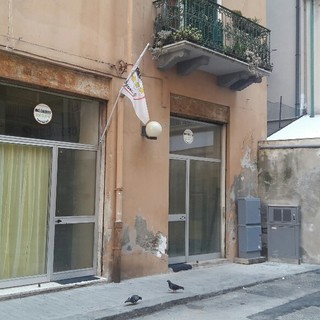 Furto nella sede del M5S a Savona: rubate le offerte del Movimento Furto nella sede del M5S a Savona: rubate le offerte del Movimento
