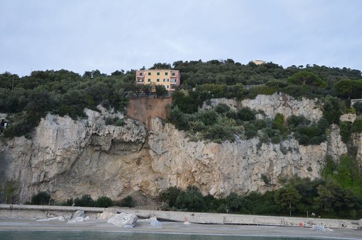 Sopralluogo Paita sulla frana del Castelletto: "Studio di una viabilità alternativa alla via Aurelia"