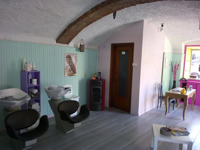 Pontinvrea, inaugurato un nuovo negozio. Camiciottoli: "Importante per il nostro comune"