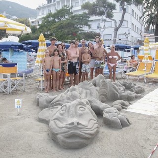 Alassio, i bagni Walter vincono la sfida dei "Castelli di Sabbia"