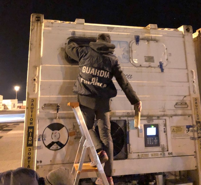 Incidente tra due auto a Finalborgo: madre e figlia al Santa Corona (FOTO)