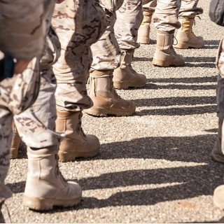 Abbigliamento e anfibi militari con Digi Softair Abbigliamento e anfibi militari con Digi Softair