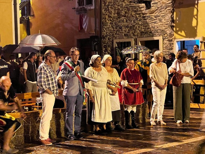 Giustenice, conferita la cittadinanza onoraria al dottor Augusto Cavalli (FOTO) Giustenice, conferita la cittadinanza onoraria al dottor Augusto Cavalli (FOTO)