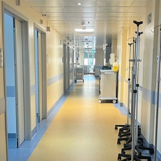 Al Santa Corona riaperto il terzo piano del Padiglione Chirurgico: 16 posti letto in più per medicina interna e pneumologia