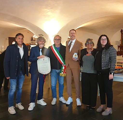 Pietra, allo Studio Associato Lodo–Morro la benemerenza del Comune per i trent'anni di attività (FOTO)