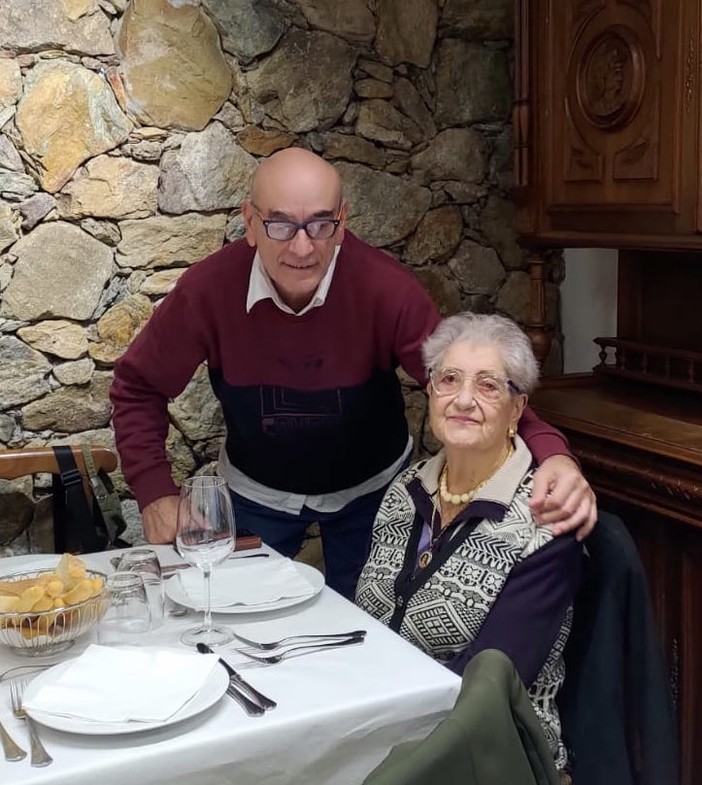 Rosa Goslino con il figlio Mino Rosa Goslino con il figlio Mino