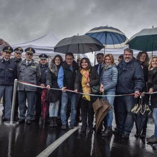 Taglio del nastro sotto una pioggia battente per la variante di Moncavaglione (FOTO e VIDEO)