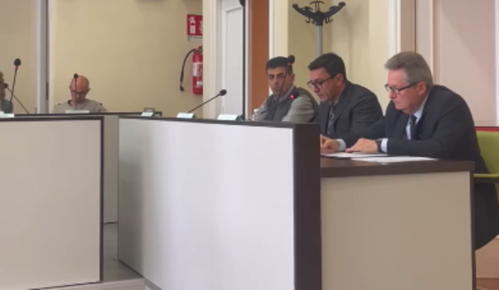 Sindaco indagato per truffa aggravata, +Cairo evoca la "questione morale" Sindaco indagato per truffa aggravata, +Cairo evoca la "questione morale"