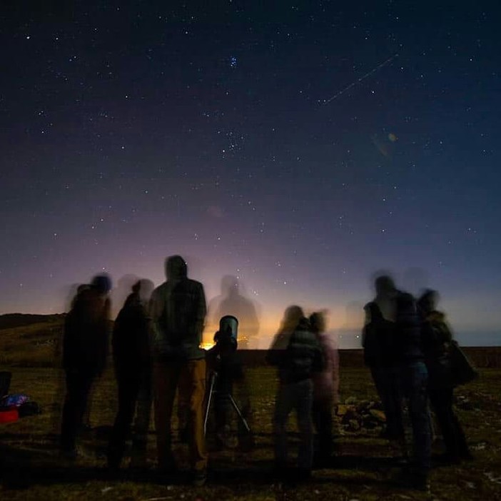 Con gli Astrofili "Orione" di Savona tutti con il naso all'insù per salutare la "Cometa di Natale" Con gli Astrofili "Orione" di Savona tutti con il naso all'insù per salutare la "Cometa di Natale"