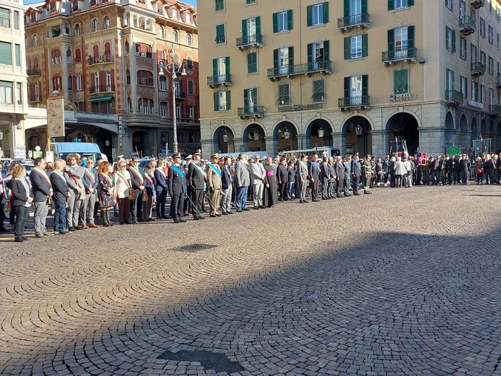 Savona celebra il 4 novembre, anniversario della fine della Prima Guerra Mondiale (FOTO e VIDEO) Savona celebra il 4 novembre, anniversario della fine della Prima Guerra Mondiale (FOTO e VIDEO)