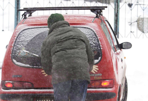 Calizzano: in Valbormida è cominciato a nevicare