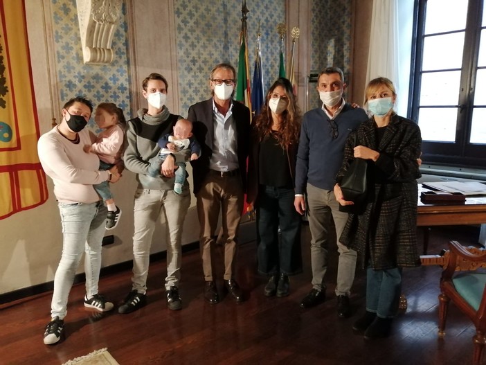 Quando il software non riconosce una coppia dello stesso sesso... L'odissea a lieto fine di due mamme di Albenga Quando il software non riconosce una coppia dello stesso sesso... L'odissea a lieto fine di due mamme di Albenga