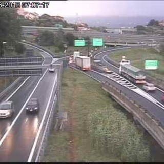Incidente sulla A6 poco prima della diramazione per Savona Incidente sulla A6 poco prima della diramazione per Savona