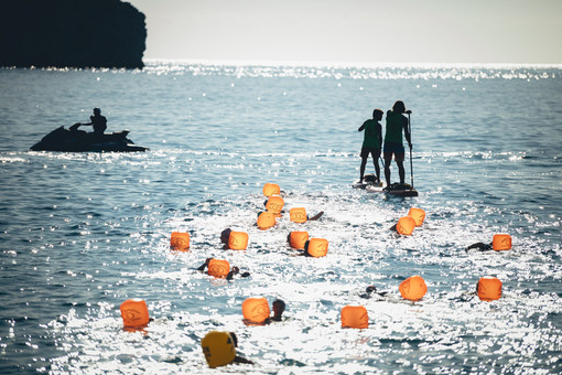 Nel Golfo dell’Isola Swimtheisland celebra 10 anni di nuoto in acque libere