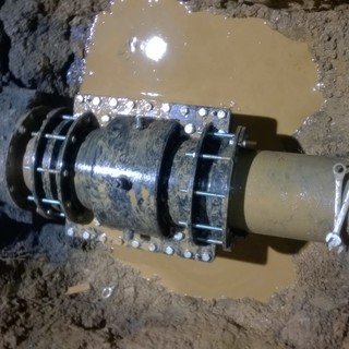 Alassio, notte di lavoro per tecnici della Sca intervenuti d’urgenza per l’acquedotto