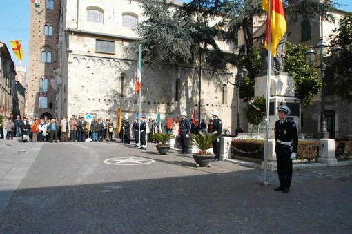 Albenga: martedì si celebra la festa dell'Unità Nazionale,delle Forze Armate e della Vittoria Albenga: martedì si celebra la festa dell'Unità Nazionale,delle Forze Armate e della Vittoria