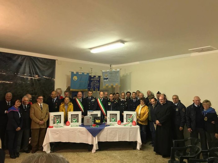 Cosegnati 5 defibrillatori acquistati con i ricavati della festa delle associazioni ad Andora Cosegnati 5 defibrillatori acquistati con i ricavati della festa delle associazioni ad Andora