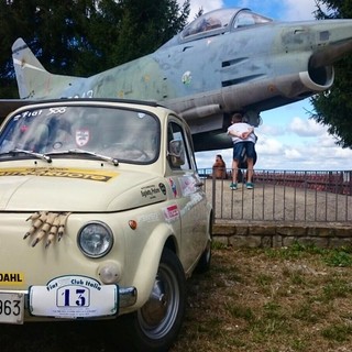 Primo raduno della "Fiat 500 Club Italia" nel cuore delle Langhe: a Mombarcaro anche amatori savonesi