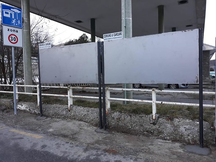 Carcare: nuove bacheche per le pubbliche affissioni in frazione Vispa