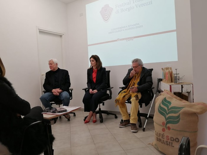 Nella foto: la presentazione della prossima edizione del Festival avvenuta "pre-lockdown" da Giovannacci a Finale Ligure