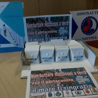 Un selfie per la campagna di Assonautica contro l'abbandono dei mozziconi