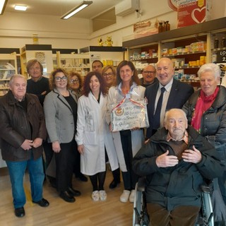 50 anni e non sentirli: il 26 novembre del 1974 aprì la farmacia comunale di Quiliano (FOTO) 50 anni e non sentirli: il 26 novembre del 1974 aprì la farmacia comunale di Quiliano (FOTO)
