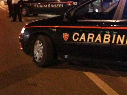 Albisola Superiore, litiga con la fidanzata e aggredisce i Carabinieri intervenuti a calmarlo: arrestato