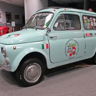 Una 500 storica per il Gaslini di Genova