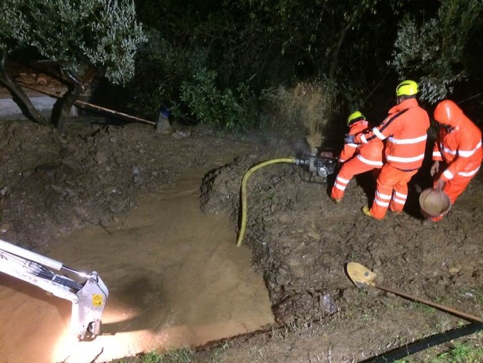 Guasto all'acquedotto: Alassio e Laigueglia senza acqua. Tecnici al lavoro Guasto all'acquedotto: Alassio e Laigueglia senza acqua. Tecnici al lavoro