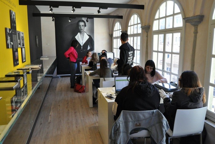 "Ferrania Film Museum": gli alunni del "Patetta" riorganizzano l'archivio di fabbrica "Ferrania Film Museum": gli alunni del "Patetta" riorganizzano l'archivio di fabbrica
