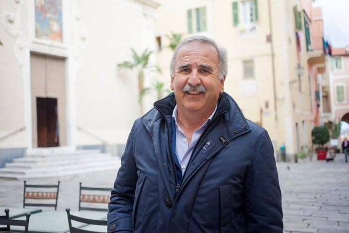 Pietra, De Vincenzi: “Fondi al Santa Corona? Una buona notizia, le elezioni fanno miracoli” Pietra, De Vincenzi: “Fondi al Santa Corona? Una buona notizia, le elezioni fanno miracoli”
