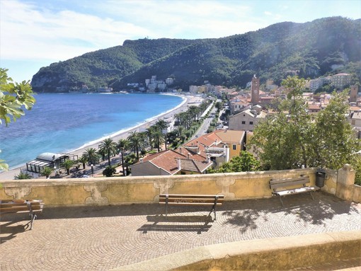 Sulle tracce di Dante e del "viaggio" in Purgatorio, a Noli nascerà il parco letterario sul Monte Ursino Sulle tracce di Dante e del "viaggio" in Purgatorio, a Noli nascerà il parco letterario sul Monte Ursino