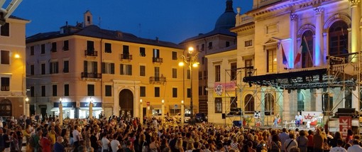 Savona, "Parole Ubikate in mare" prosegue il 9 luglio con Antonio Caprarica e la presentazione del libro "William &amp; Harry. Da inseparabili a nemici"