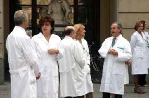 Regione: ultima chiamata per i medici specializzati liguri Regione: ultima chiamata per i medici specializzati liguri