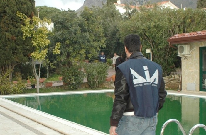 Mafia in Liguria: nel 2010 sequestrati beni per 17,5 milioni di euro Mafia in Liguria: nel 2010 sequestrati beni per 17,5 milioni di euro
