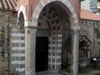 7 – Il portico di ingresso (foto Roberto Grossi)