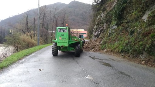 Ellera, movimento franoso sulla Sp 2 (FOTO) Ellera, movimento franoso sulla Sp 2 (FOTO)