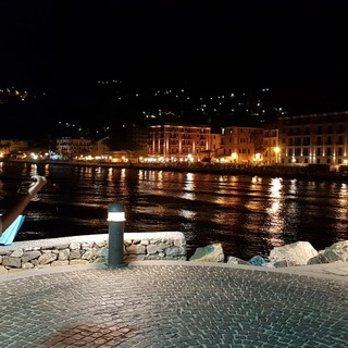 A Laigueglia successo per la la notte romantica vissuta tra centro storico e molo (FOTO)
