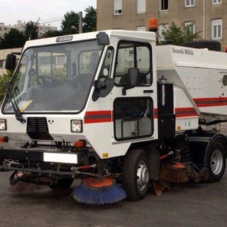 Savona, la denuncia di Arecco:"Mezzi ATA per raccolta rifiuti obsoleti"