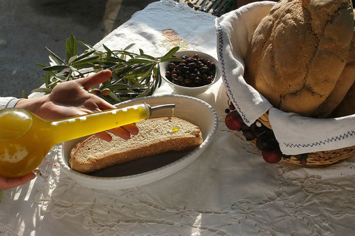 Difesa del made in Italy, Lega Nord Valli Ingaune:"Più controlli nei frantoi" Difesa del made in Italy, Lega Nord Valli Ingaune:"Più controlli nei frantoi"