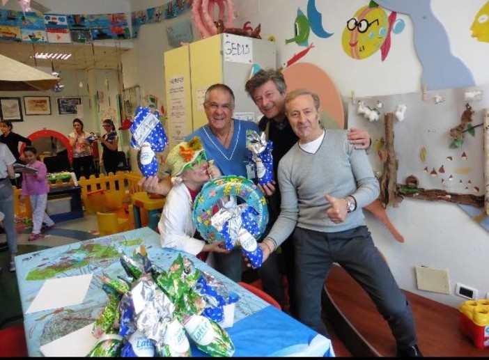 Nella foto Ciccone e altri soci del direttivo AICS insieme al primario dottor Cohen