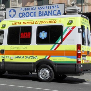 Savona, bambino investito in via Martiri della Libertà: codice giallo al San Paolo