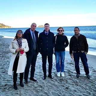 L'assessore regionale Giampedrone ad Alassio per il via al secondo intervento di ripascimento: "Lavori conclusi nei tempi previsti grazie alla sinergia tra le amministrazioni" (FOTO e VIDEO) L'assessore regionale Giampedrone ad Alassio per il via al secondo intervento di ripascimento: "Lavori conclusi nei tempi previsti grazie alla sinergia tra le amministrazioni" (FOTO e VIDEO)