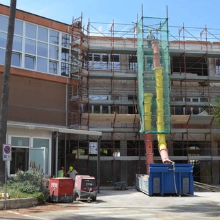 Andora, il sindaco: "C’e’ amianto nei pavimenti delle scuole di via Cavour"