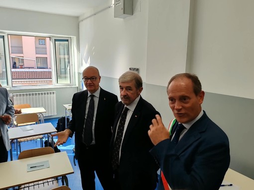 Valditara e l'annuncio sui licei, Lugaro (Flc Cgil Liguria): " Le riforme del Ministro sono orientate a trasformare la scuola in un grande centro per l'impiego" Valditara e l'annuncio sui licei, Lugaro (Flc Cgil Liguria): " Le riforme del Ministro sono orientate a trasformare la scuola in un grande centro per l'impiego"
