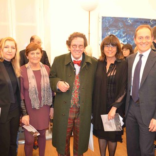 Andora, successo di pubblico per l'inaugurazione della mostra "Andy Warhol/Mario Schifano allo specchio”