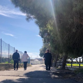Albenga, Perrone (FI) incontra i residenti di via Gramsci: "Area con molte criticità, serve intervento"